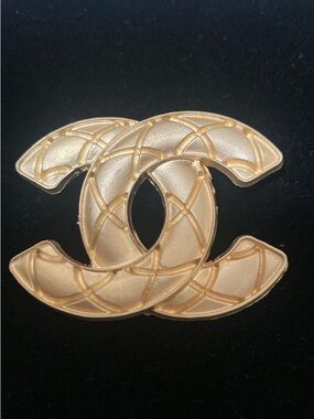Gold Quilted Interlocking CC Hair Brooch